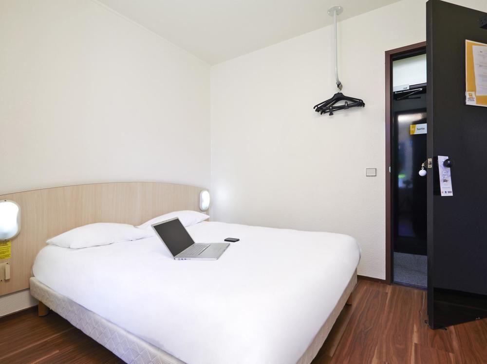 Hotel F1 Lyon Genay Massieux Eksteriør billede