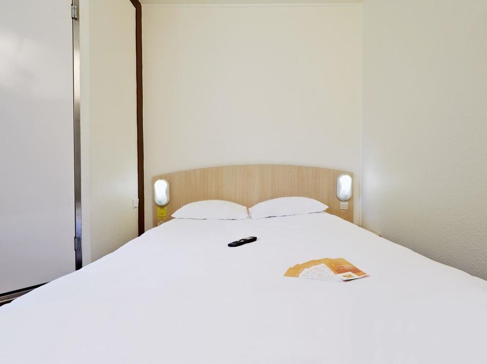 Hotel F1 Lyon Genay Massieux Eksteriør billede