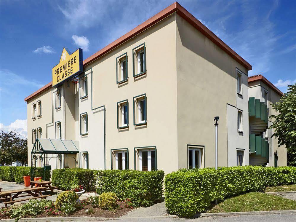 Hotel F1 Lyon Genay Massieux Eksteriør billede